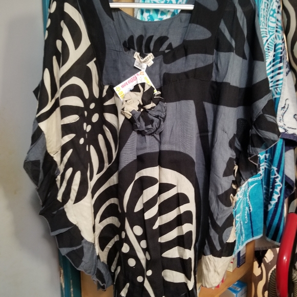 Tops - BEAUTIFUL PRINTED TOP